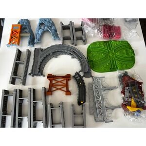 🚂Over 30 Pieces Thomas The Train Replacement Parts Bridge, Tower